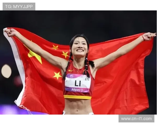 亚运会综合格斗项目允许职业选手参赛，张伟丽表示愿意代表中国队出战