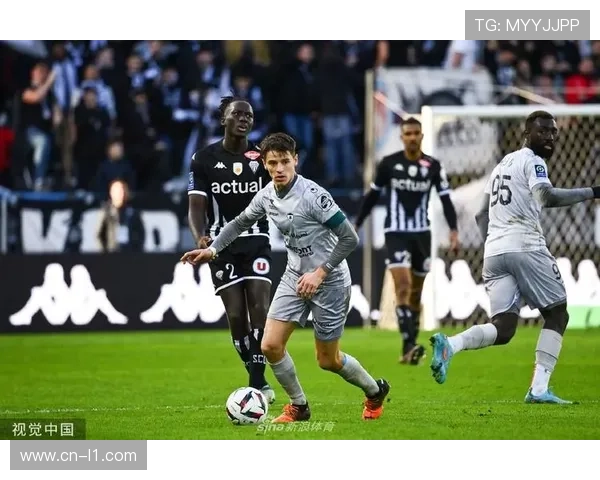 昂热0-0战平克莱蒙，双方门将多次做出关键扑救
